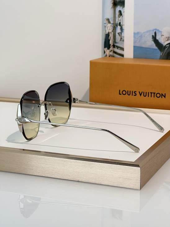 Picture of Louis Vuitton Sunglasses _SKUfw81854127fw